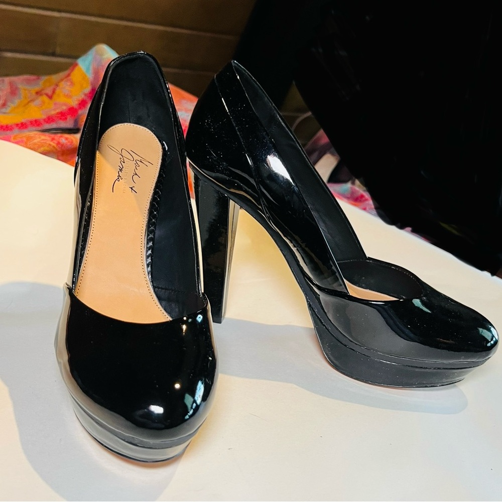Mark & James Badgley Mischka black patent leather pumps